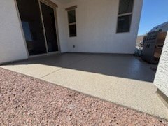 Flake epoxy floor with a clean cove along the edge